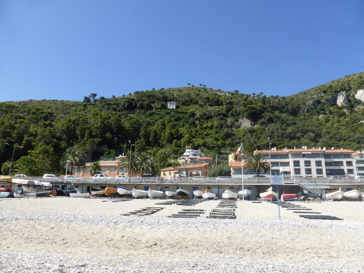 Apartamento Soqquadro Art&Relax - Spotorno  Exterior foto